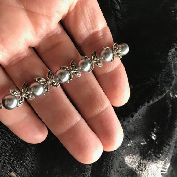 VINTAGE STERLING MARCASITE & PEARL BRACELET - Picture 3 of 6